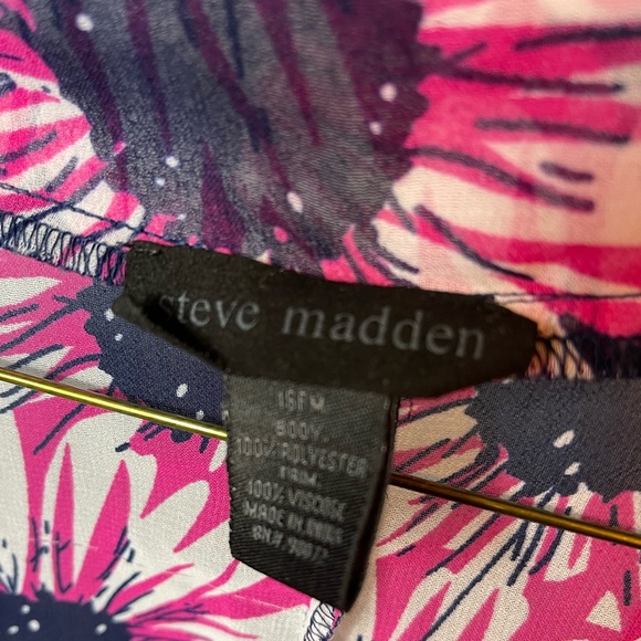 Steve Madden - Picture 3 of 4